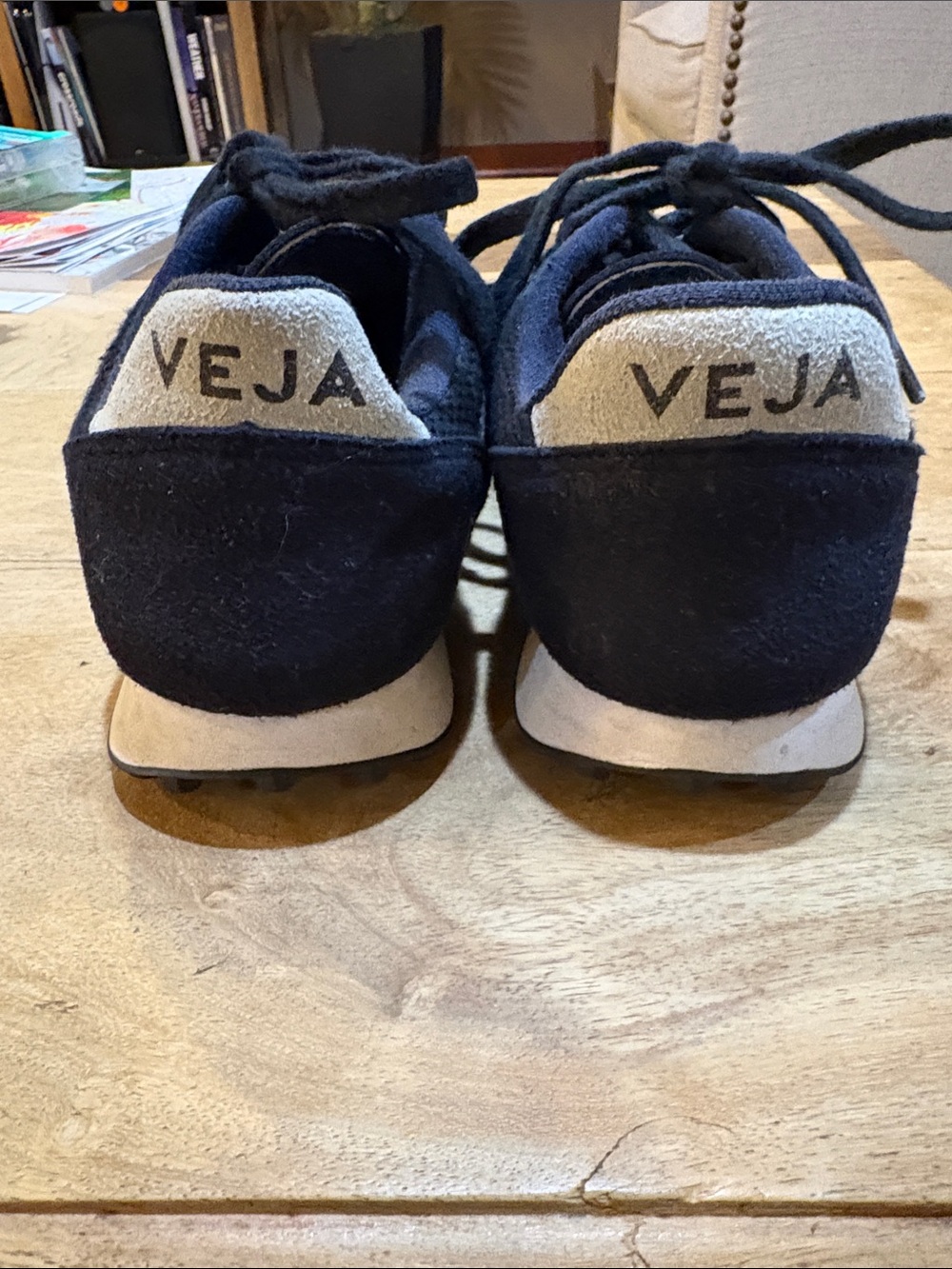 Veja women’s  black and ivory Sneakers size 6 - Picture 2 of 6